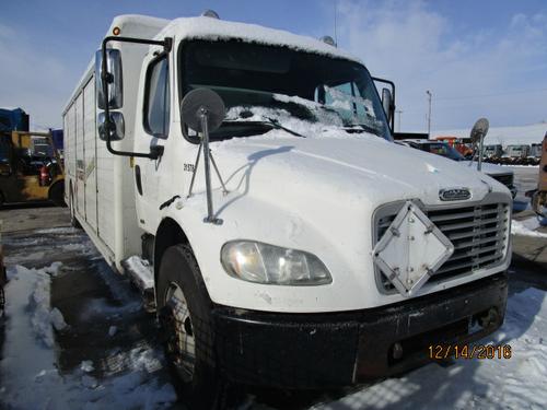 FREIGHTLINER M2 106