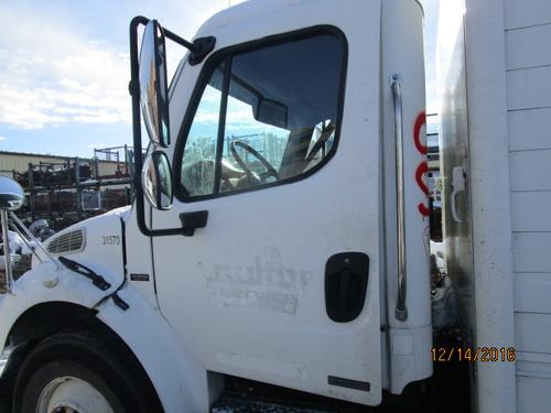 FREIGHTLINER M2 106