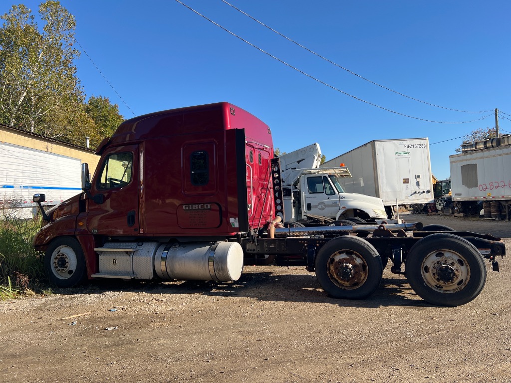 FREIGHTLINER CASCADIA