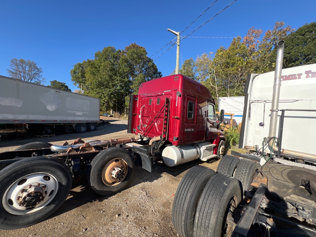 FREIGHTLINER CASCADIA
