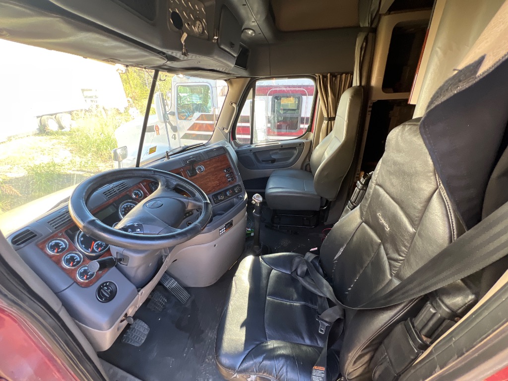 FREIGHTLINER CASCADIA