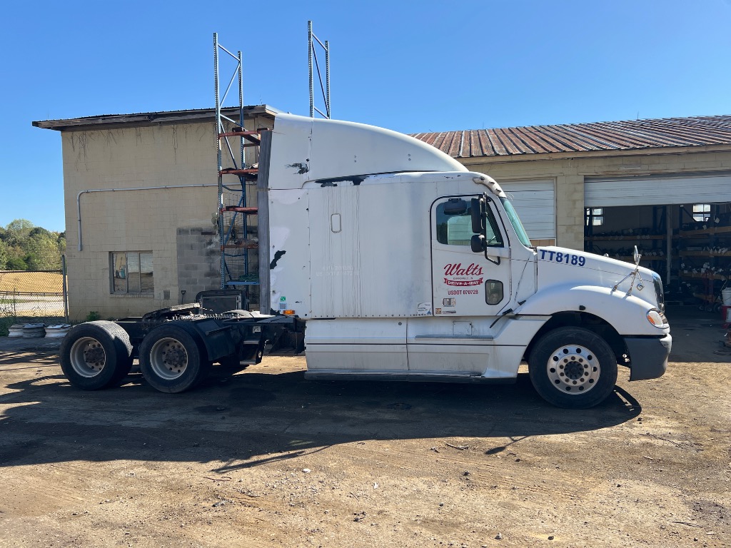 FREIGHTLINER COLUMBIA