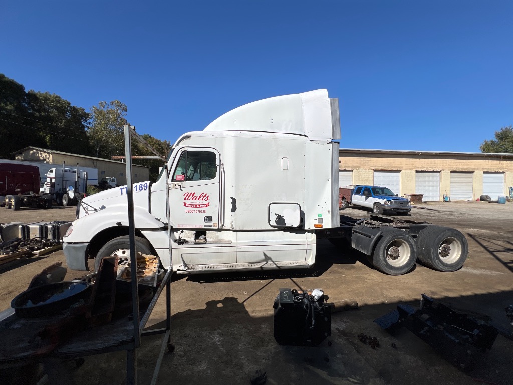 FREIGHTLINER COLUMBIA