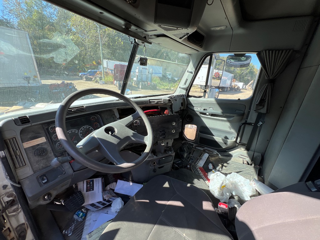 FREIGHTLINER COLUMBIA