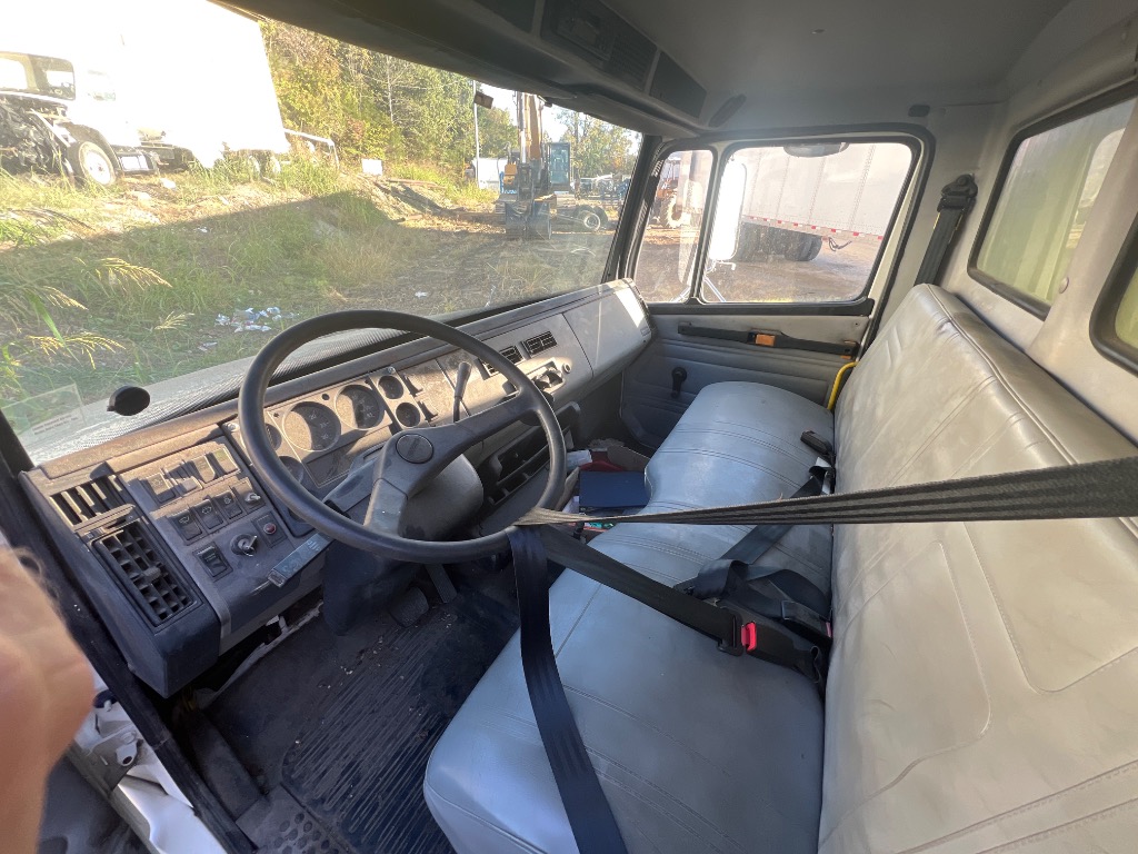 FREIGHTLINER FL60
