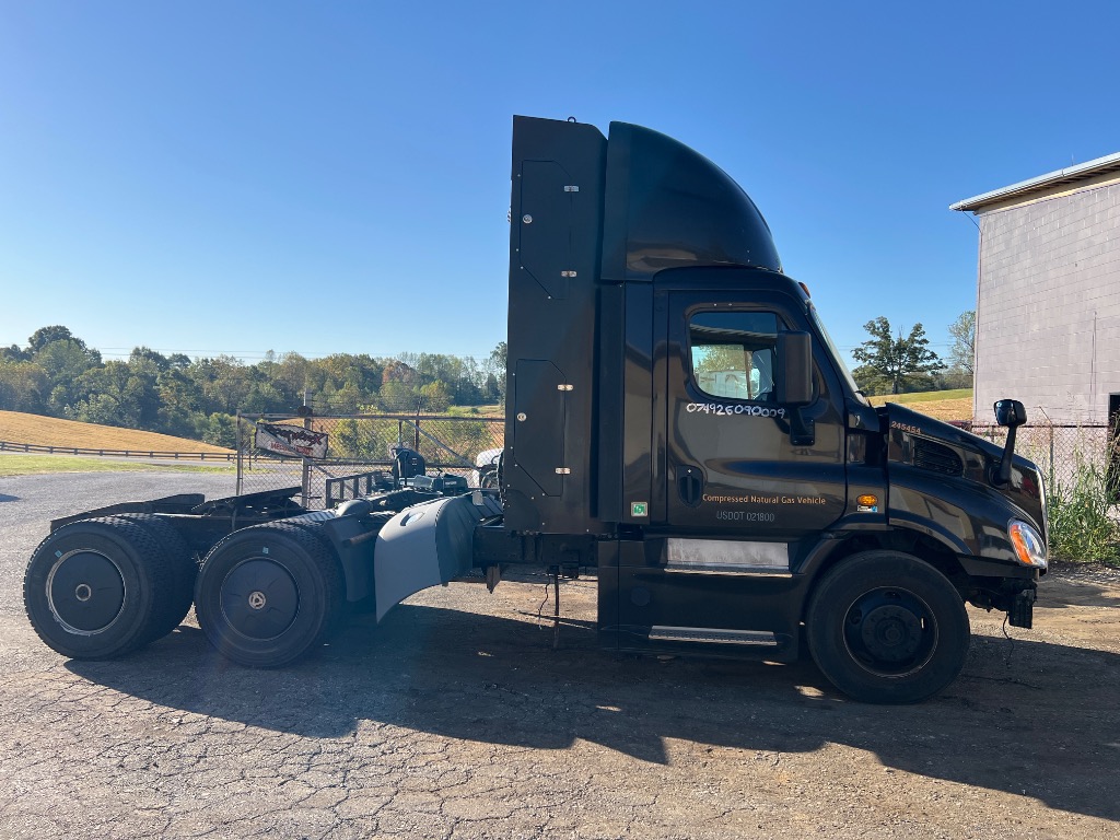FREIGHTLINER CASCADIA
