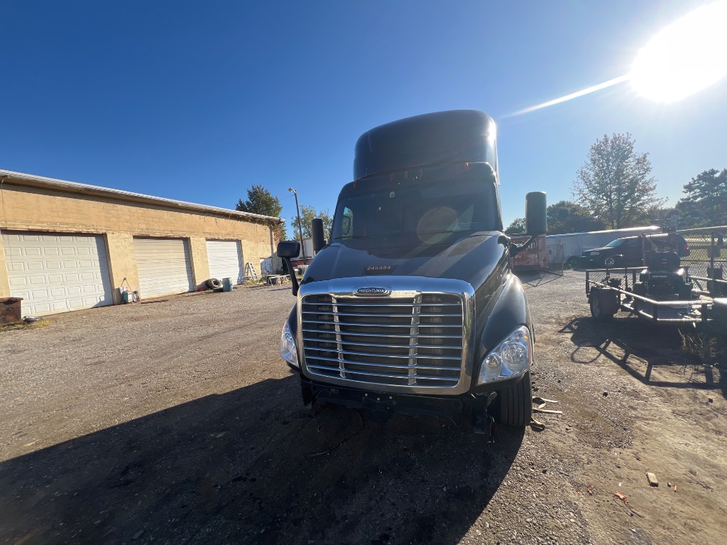 FREIGHTLINER CASCADIA