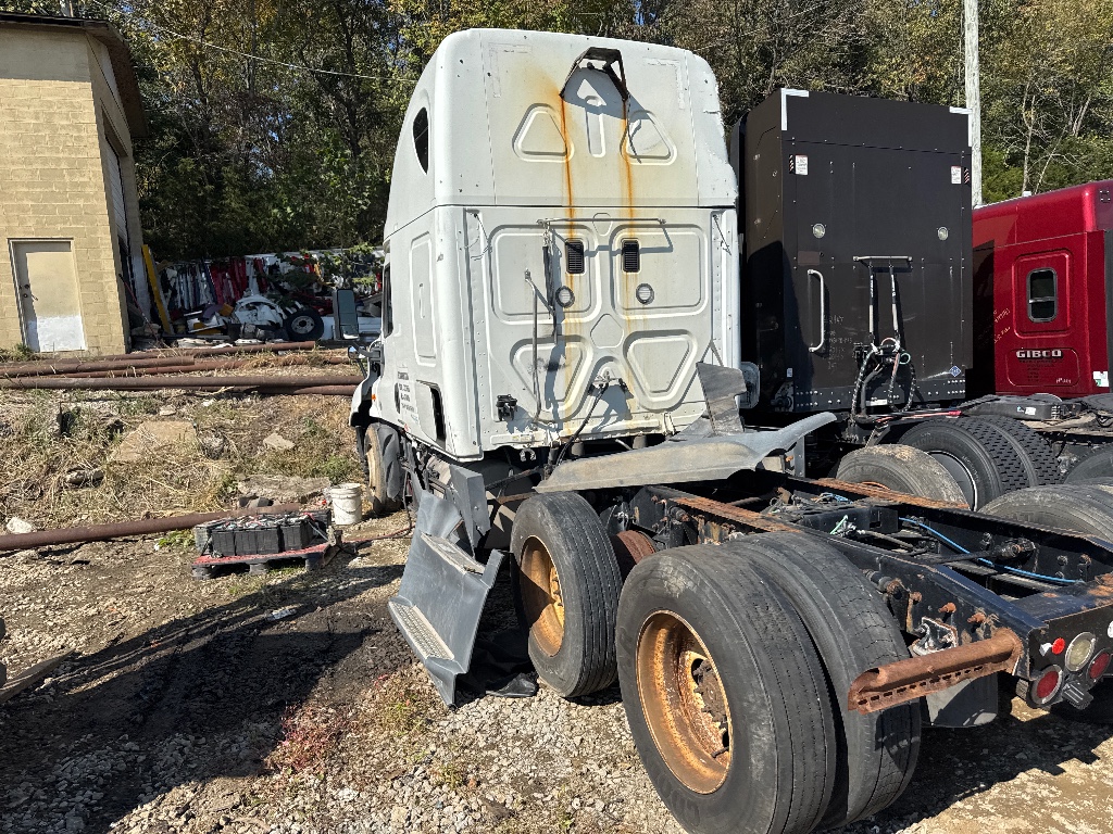 FREIGHTLINER CASCADIA