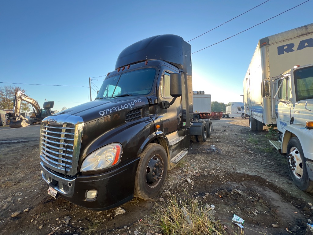 FREIGHTLINER CASCADIA