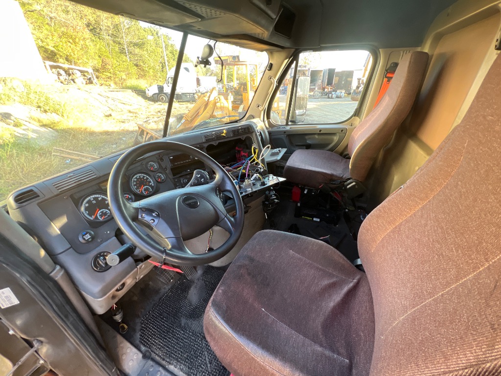 FREIGHTLINER CASCADIA