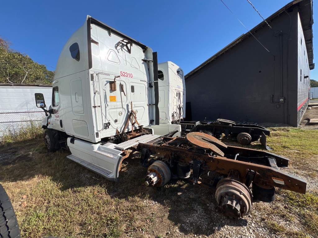 FREIGHTLINER CASCADIA