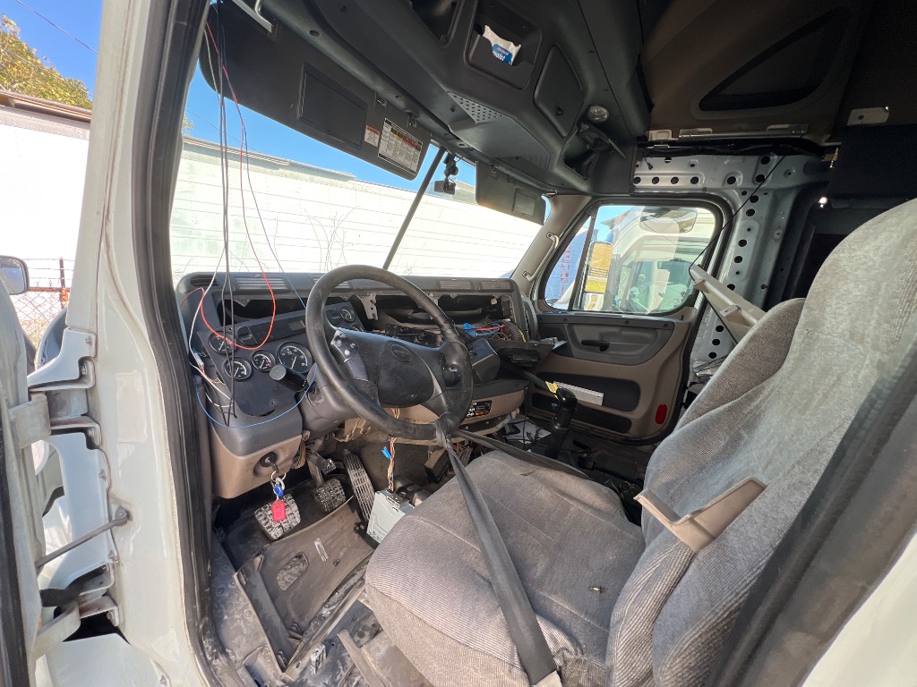 FREIGHTLINER CASCADIA