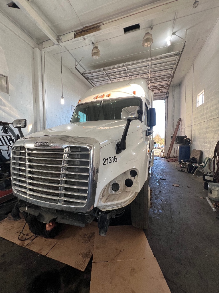FREIGHTLINER CASCADIA