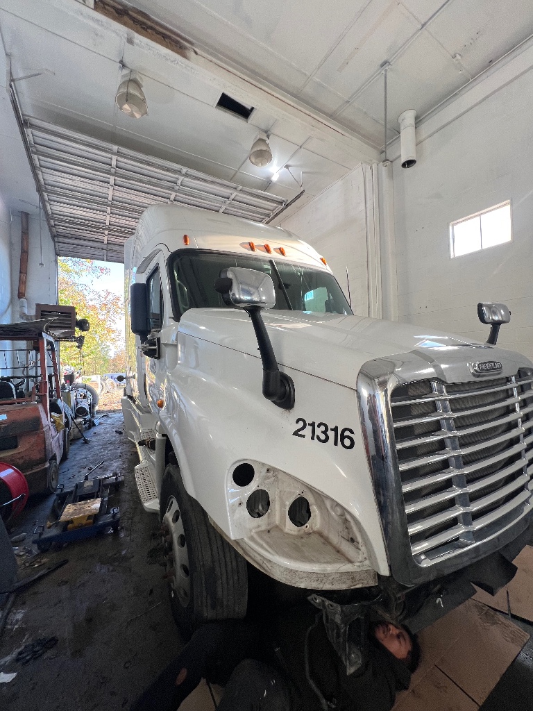 FREIGHTLINER CASCADIA