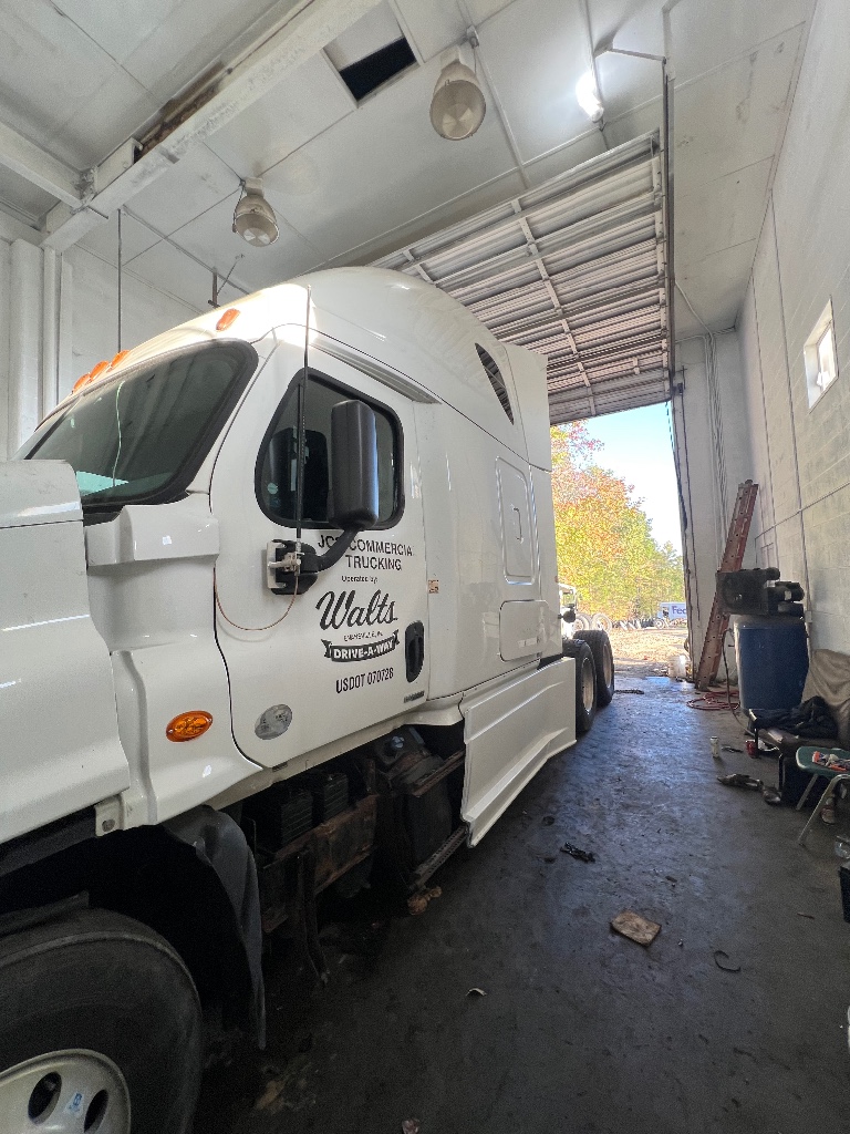 FREIGHTLINER CASCADIA