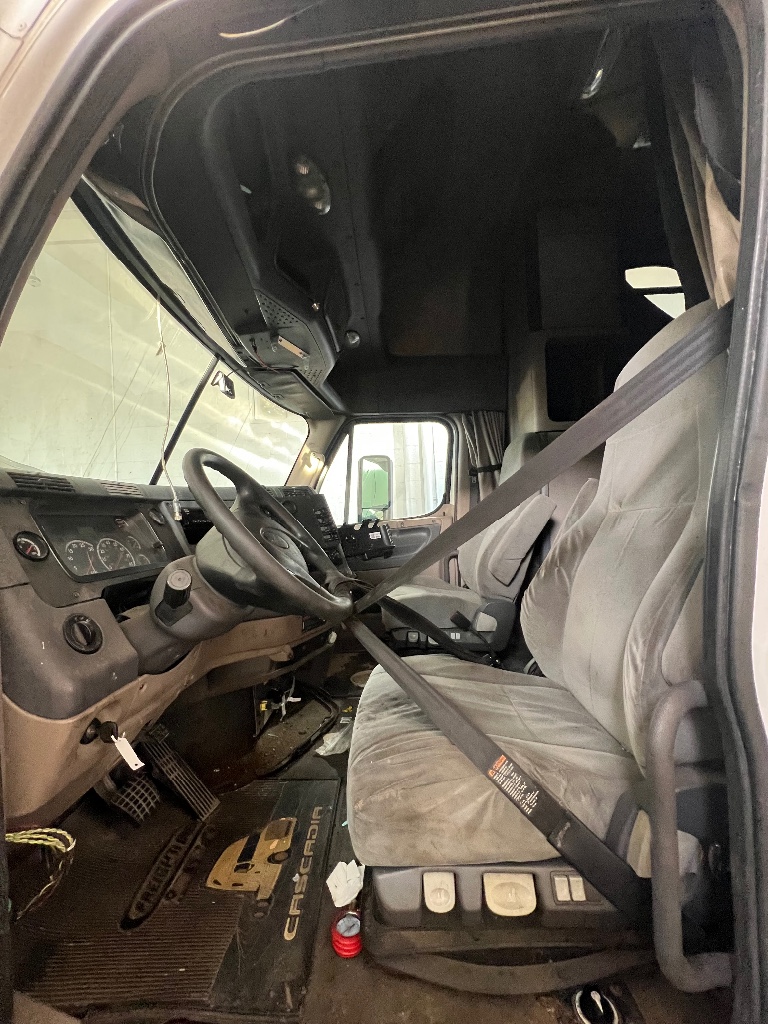 FREIGHTLINER CASCADIA