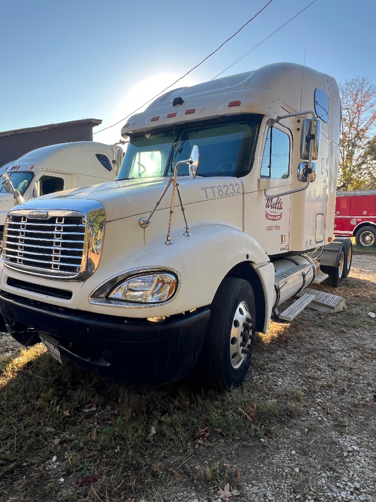 FREIGHTLINER COLUMBIA