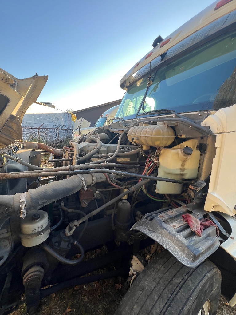 FREIGHTLINER COLUMBIA