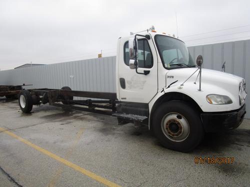 FREIGHTLINER M2 106