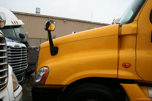 FREIGHTLINER CASCADIA 125