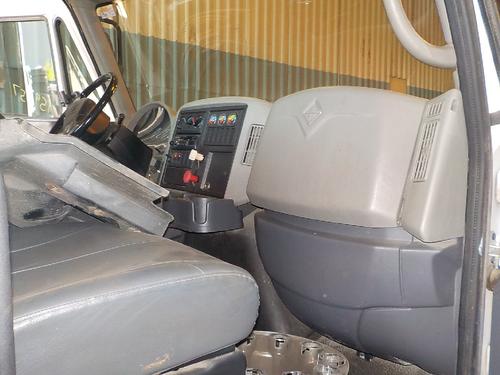 INTERNATIONAL 4300