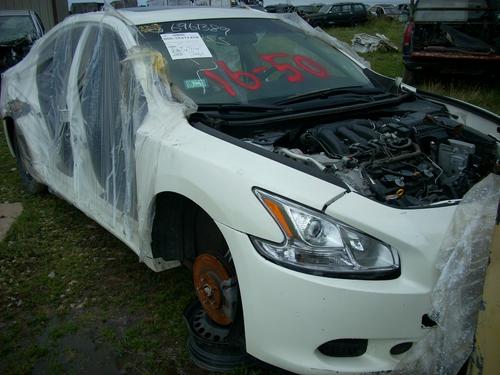 NISSAN MAXIMA