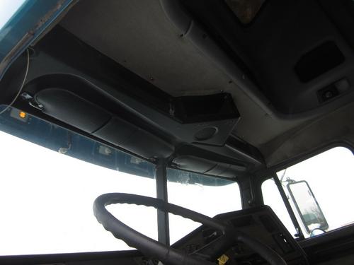 FREIGHTLINER FLD120