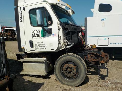 FREIGHTLINER CASCADIA 113