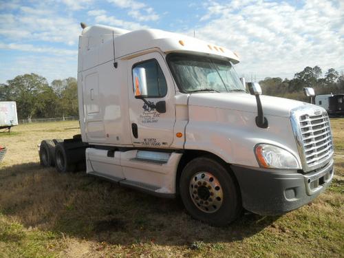 FREIGHTLINER Cascadia