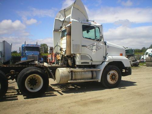 FREIGHTLINER FLC120