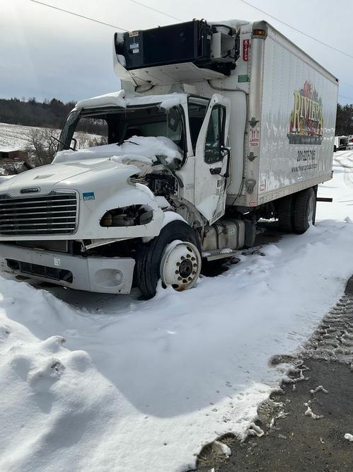 FREIGHTLINER M2 106