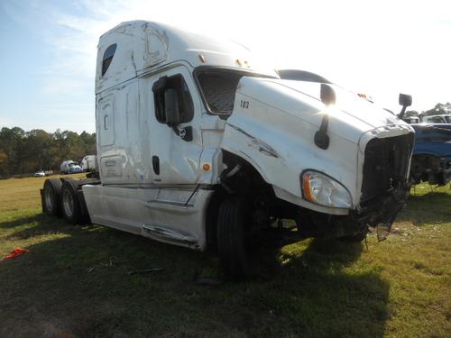 FREIGHTLINER Cascadia