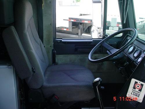 FREIGHTLINER FLD120
