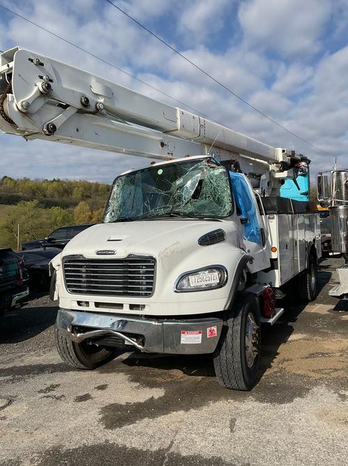 FREIGHTLINER M2 106