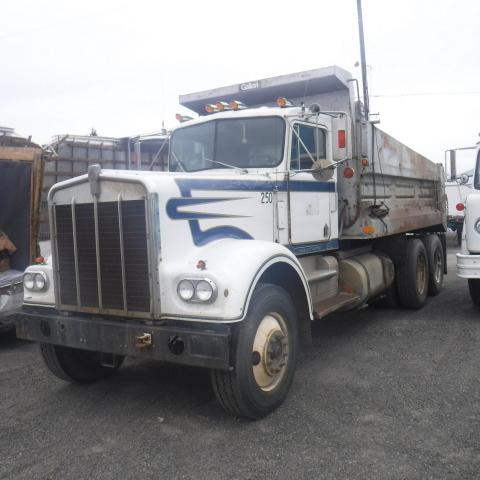 KENWORTH W900
