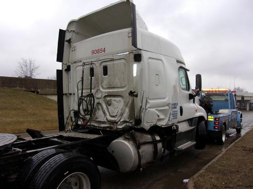 FREIGHTLINER CASCADIA 125