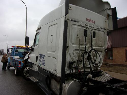 FREIGHTLINER CASCADIA 125