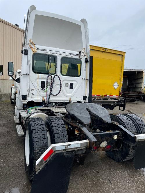 FREIGHTLINER CASCADIA 125
