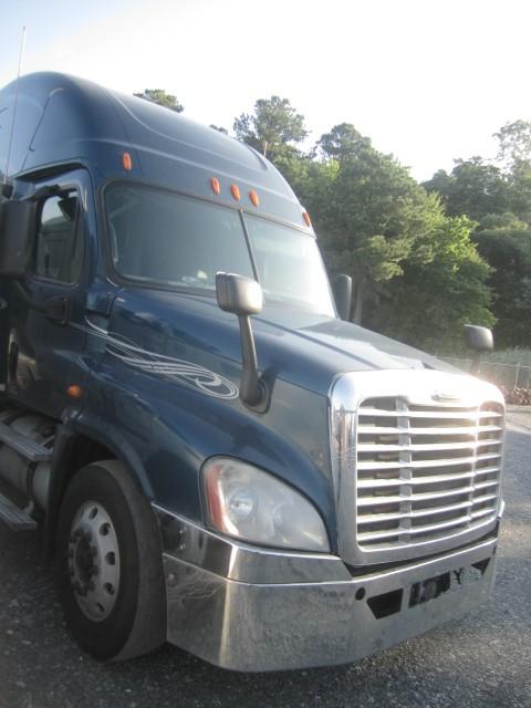 FREIGHTLINER CASCADIA 125