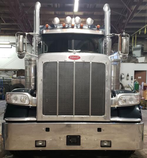 PETERBILT 389