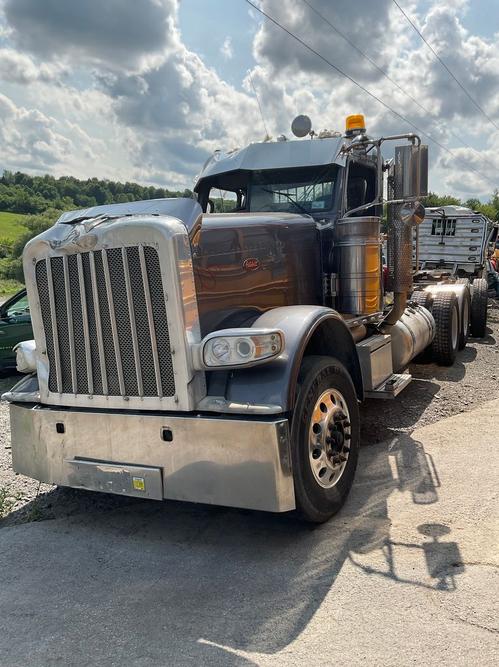 PETERBILT 389