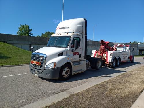 FREIGHTLINER CASCADIA 113