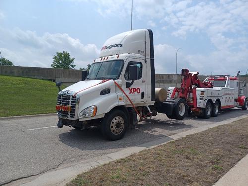 FREIGHTLINER CASCADIA 113