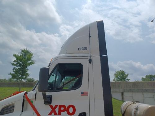 FREIGHTLINER CASCADIA 113