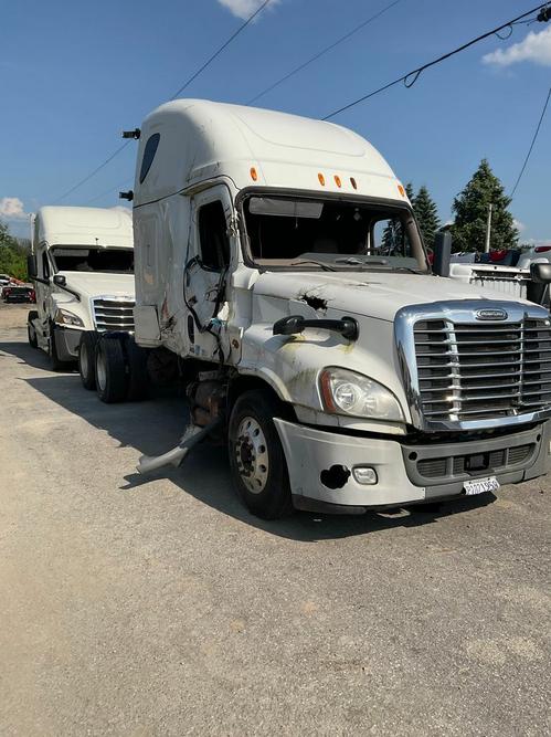 FREIGHTLINER CASCADIA 125