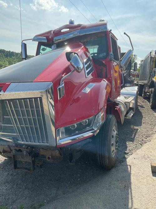 WESTERN STAR TRUCKS 5700XE