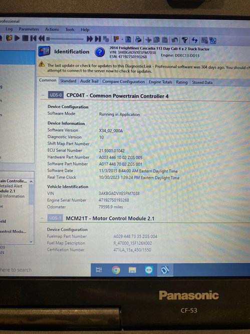 FREIGHTLINER CASCADIA 113