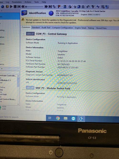 FREIGHTLINER CASCADIA 113