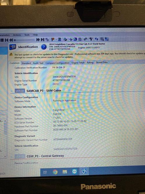 FREIGHTLINER CASCADIA 113