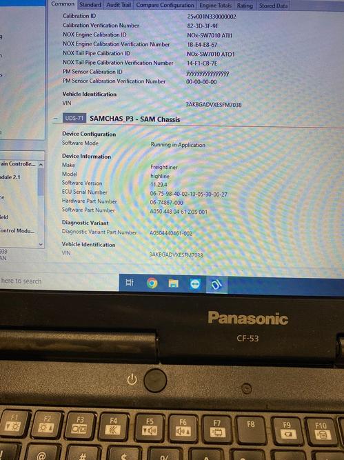 FREIGHTLINER CASCADIA 113